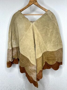 Vintage 1970s Suede Poncho Tri Colored Brown Leather Cape Scalloped Women’s Boho